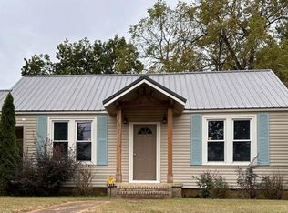 910 2nd St, Tuscumbia, AL 35674