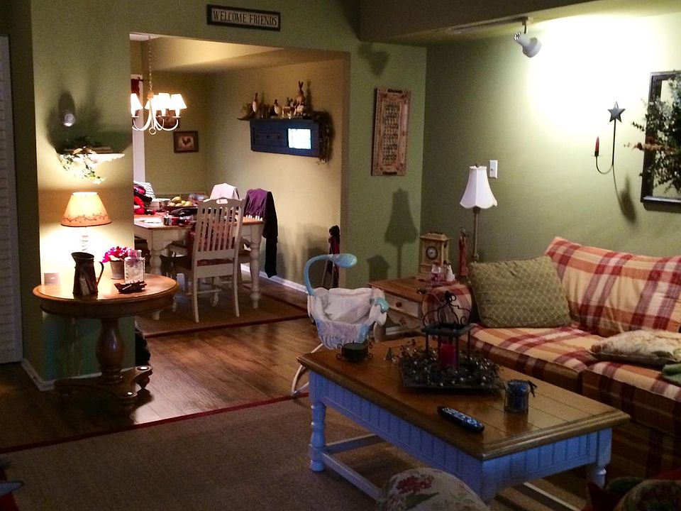 1st image of 828 Azalea Dr