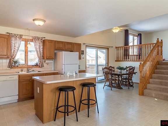 3rd image of 313 Cole Ct