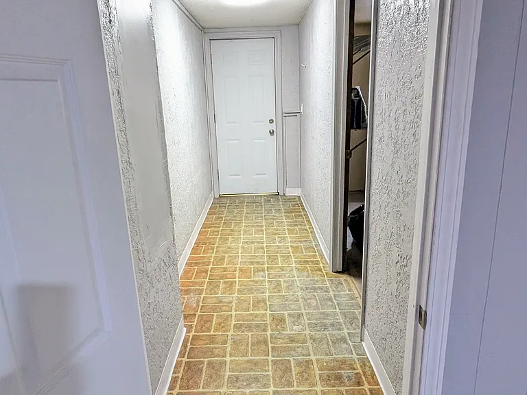 8324 Robinson St — Photo 24