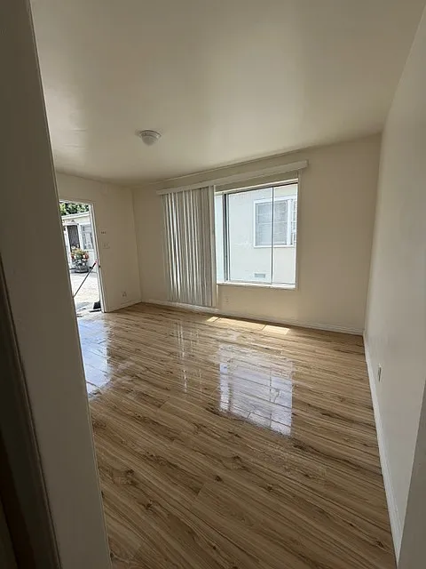 2 bed, 700 sqft, $2,350 — Photo 3