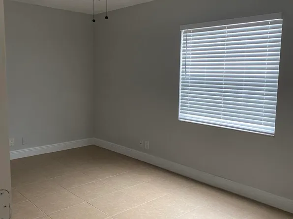 8 Crossings Circle #D, Boynton Beach, FL 33435