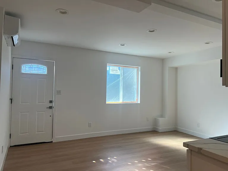 4531 E Anaheim St — Photo 16