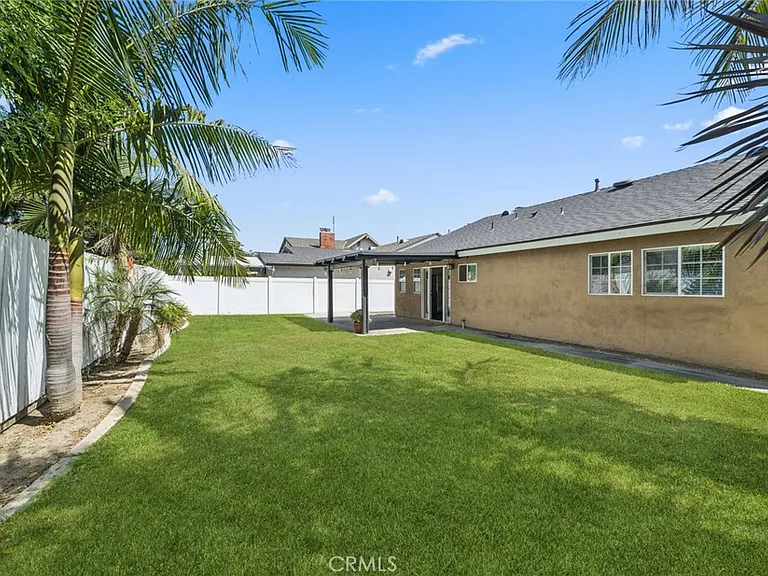 253 N Paseo De Juan — Photo 12