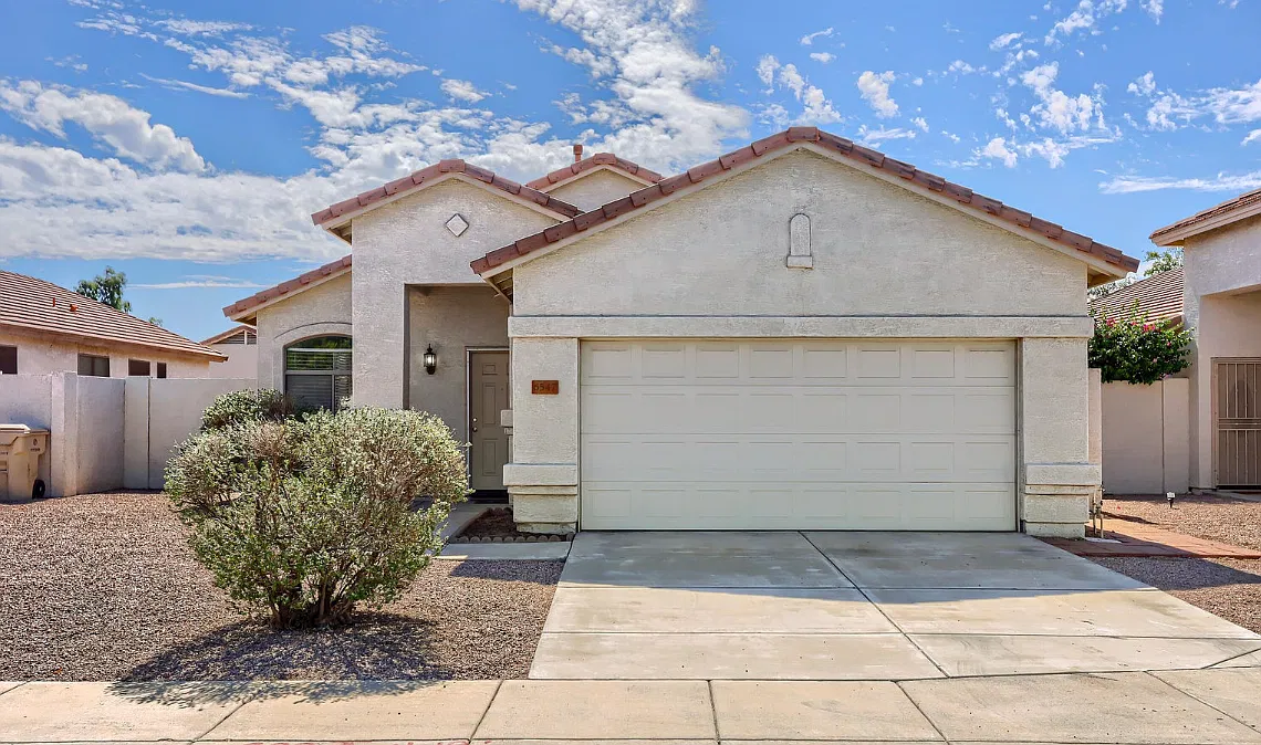 3 bed, 1596 sqft, $2,200 — Photo 1
