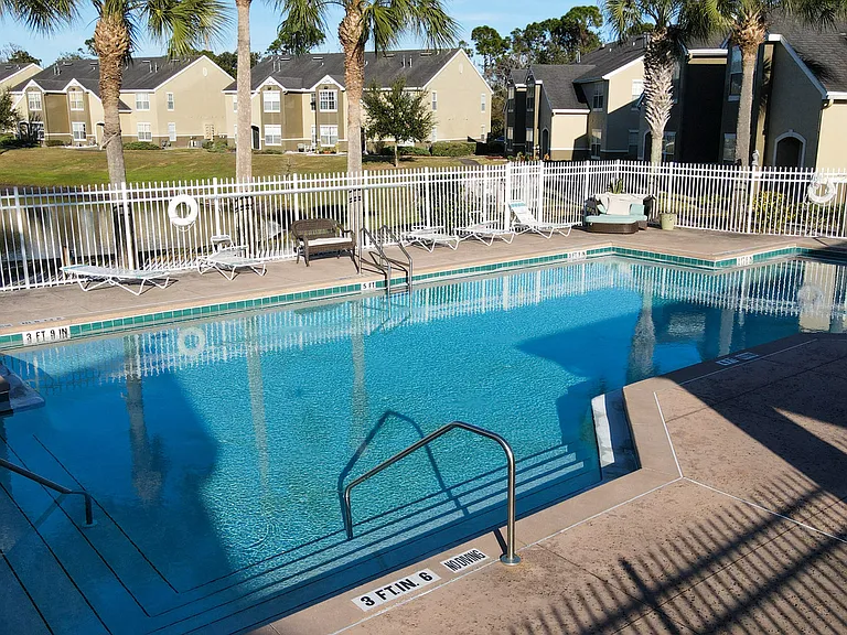 Hickory Pointe Apartments — Photo 8