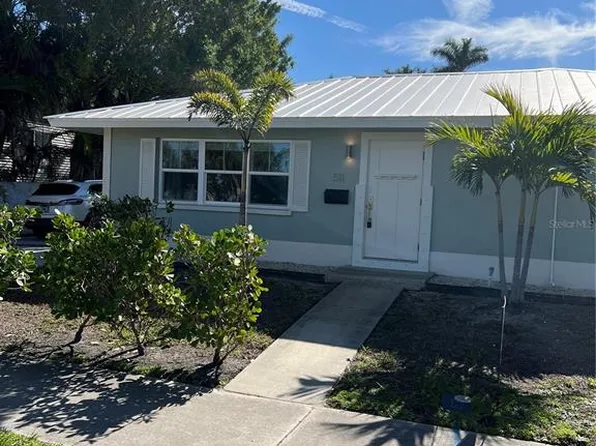 511 W Retta Esplanade, Punta Gorda, FL 33950