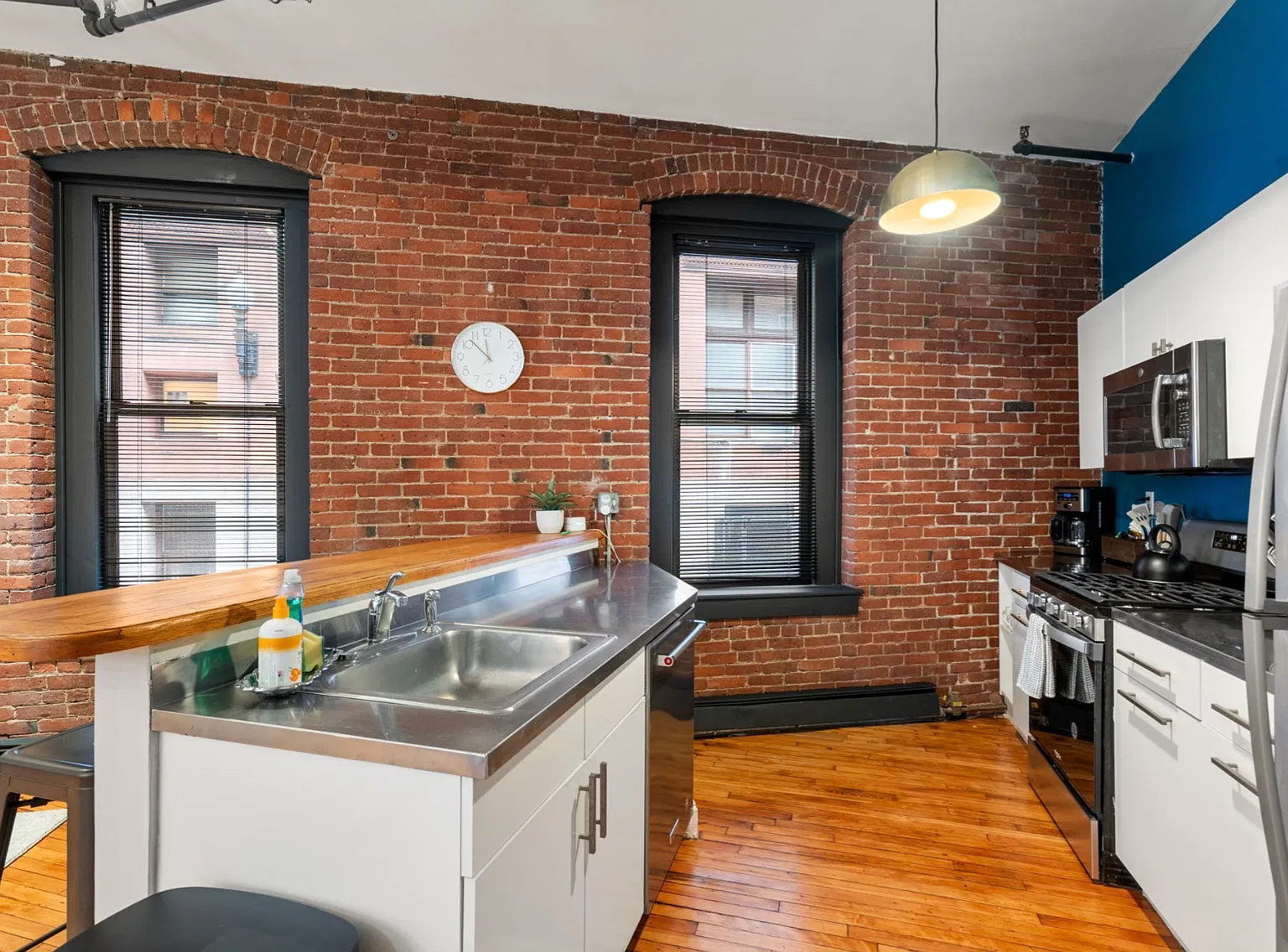2 bed, 1718 sqft, $8,500 — Photo 2