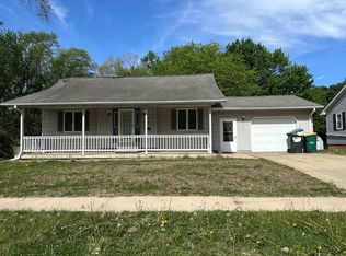 611 8th Ave SW, Independence, IA 50644