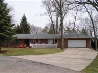 21665 Shiawassee Dr, Cassopolis, MI 49031