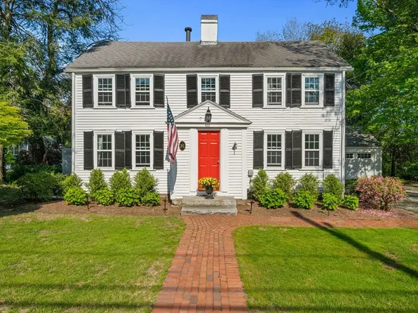 31 Cove St, Duxbury, MA 02332