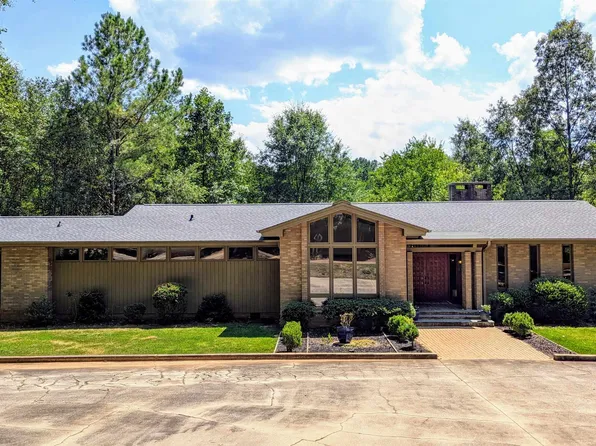 1 Tamarack Rd, Spartanburg, SC 29307