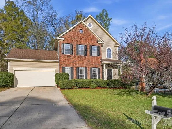 8721 Woodcock Ln, Charlotte, NC 28216