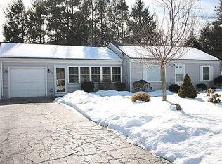 55 Westbrook Dr, Springfield, MA 01129