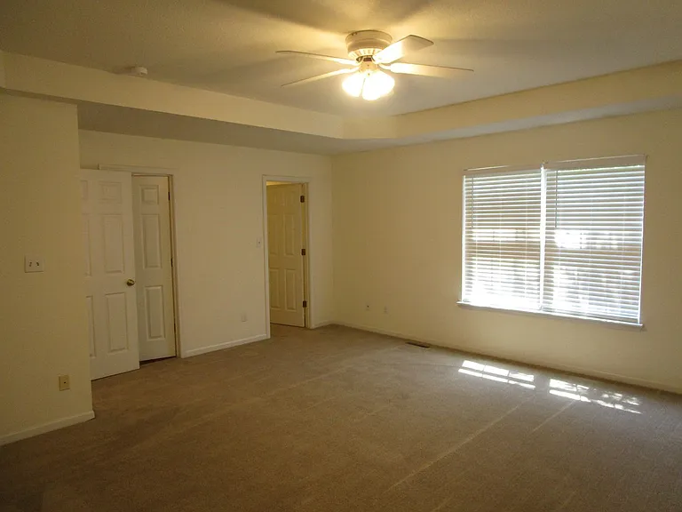 5013-5015 Betty Jean Way — Photo 14