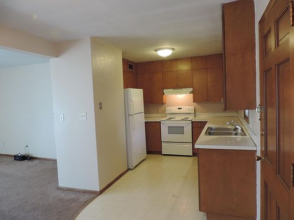 kitchen with appliances
