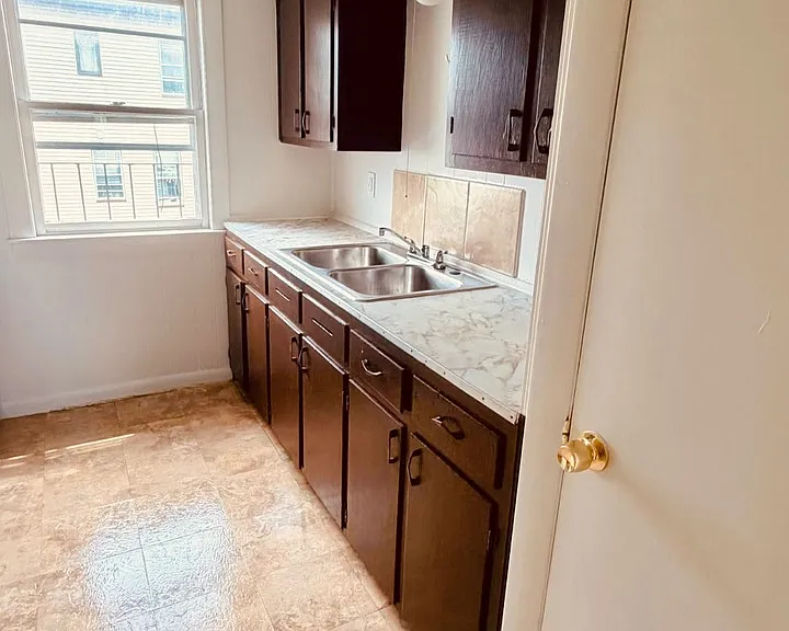 245 County St #245-10 — Photo 7