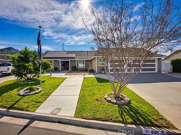 3rd image of 438 Tanner Cir