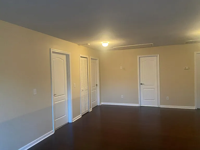 345 Southgate Dr — Photo 22