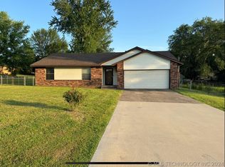 2105 W Plum St, Collinsville, OK 74021
