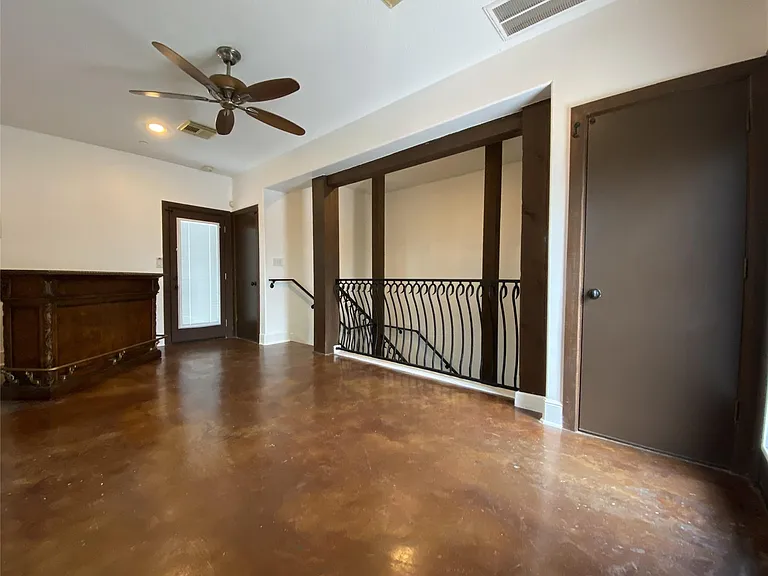 1012 Crocker St — Photo 47