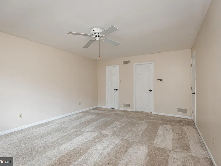35 Nathalie Ct — Photo 23