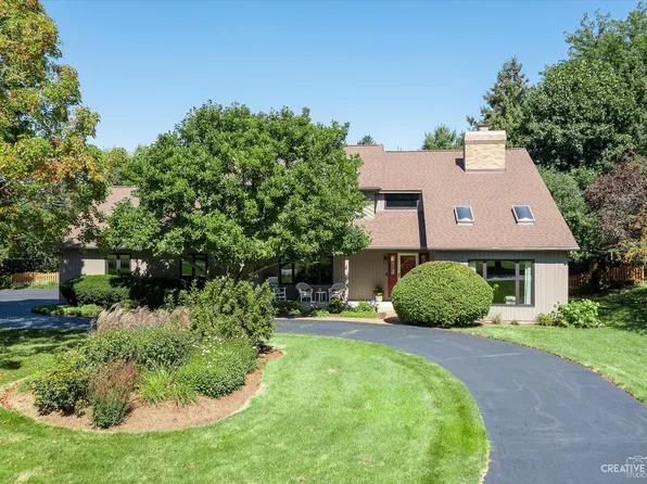 38W126 Heatherfield Dr, Elgin, IL 60124