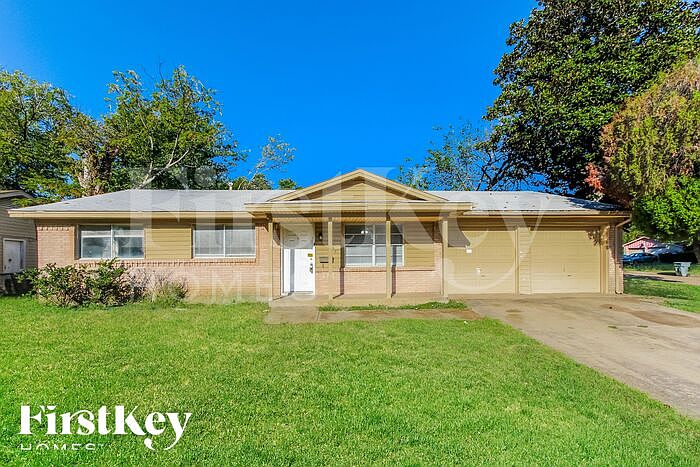 1st image of 7847 Robin Creek Dr