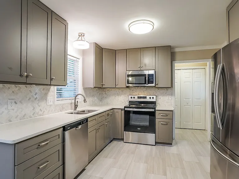 4208 Knightsbridge Way — Photo 10