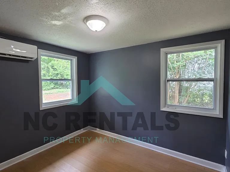 3211 Donnell St — Photo 10