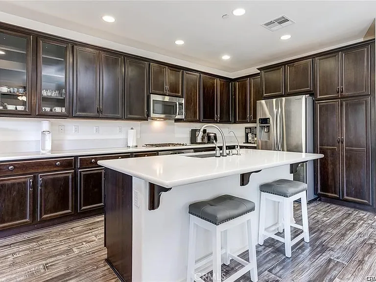 3285 Ledgewood Cir — Photo 12