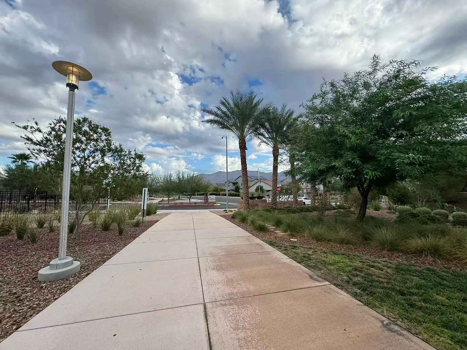 1 bed, 1000 sqft, $1,095 — Photo 2