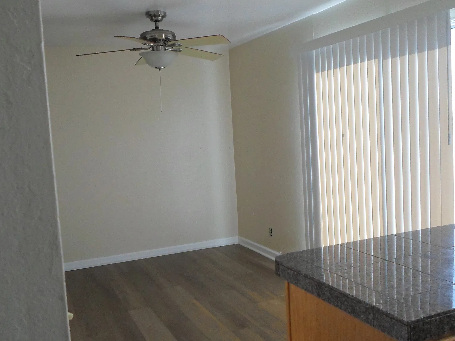 3 bed, 1200 sqft, $2,995 — Photo 4