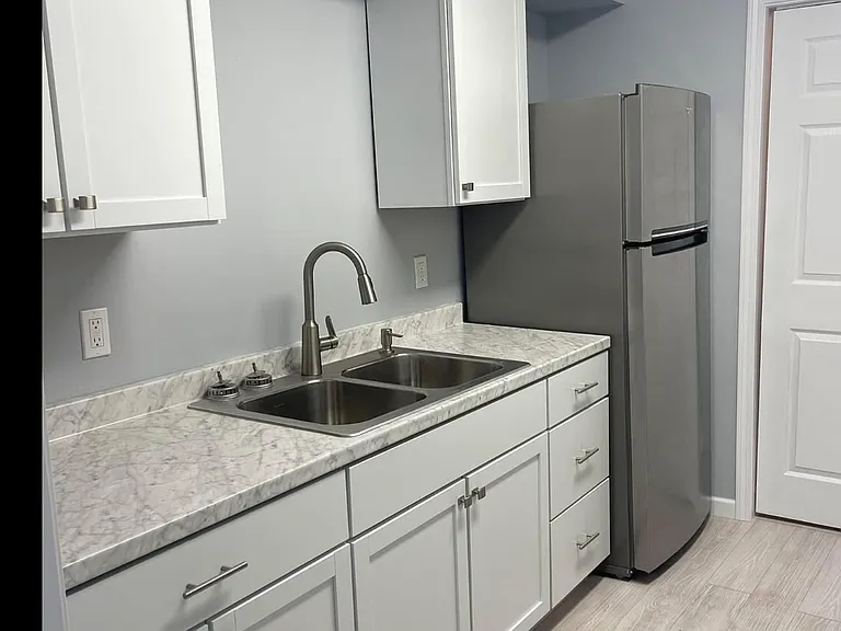 209 Erwin Dr #D — Photo 5
