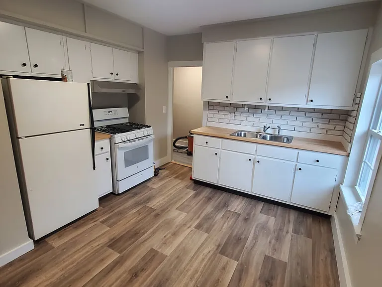 696 Main St #3 — Photo 1
