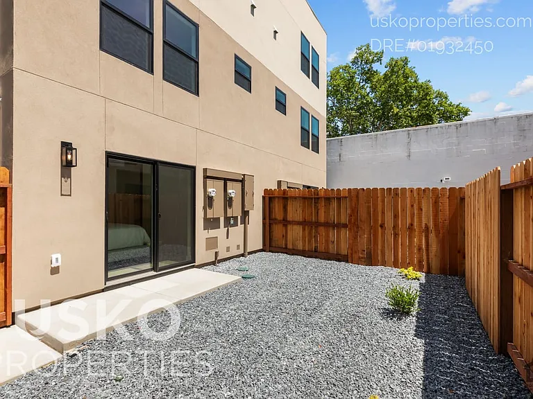 2826 D St — Photo 16