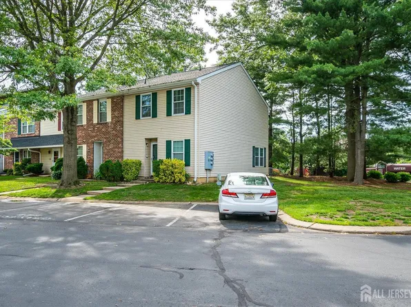 325 McDowell Dr, East Brunswick, NJ 08816