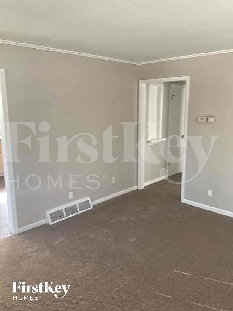 2 bed, 1.0 bath, 1224 sqft, $2,060 — Photo 4
