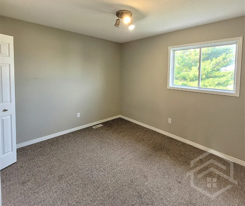 6 Magnolia Drive Tillsonburg — Photo 4