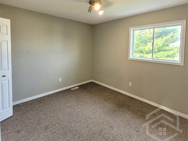 6 Magnolia Dr — Photo 4
