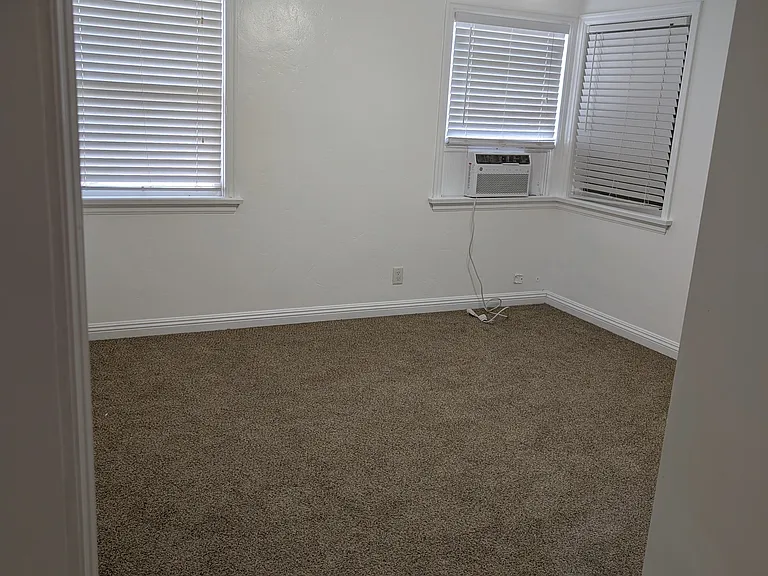2401 Lomita Verde Dr — Photo 20