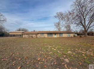792 County Road 3110, De Kalb, TX 75559