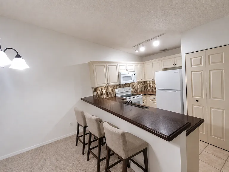 1740 SW 114th Ter — Photo 7