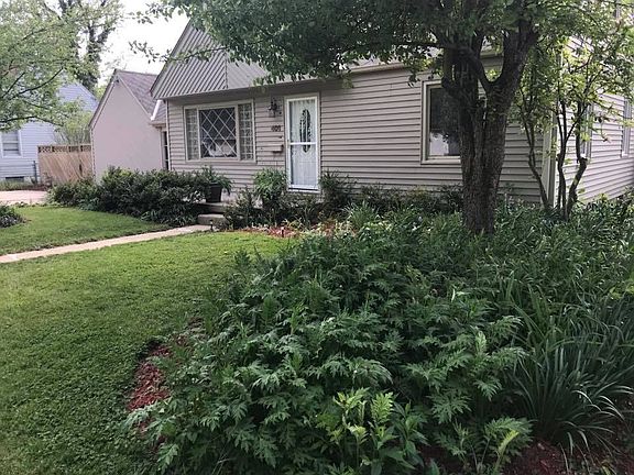 3rd image of 401 Fernway Dr