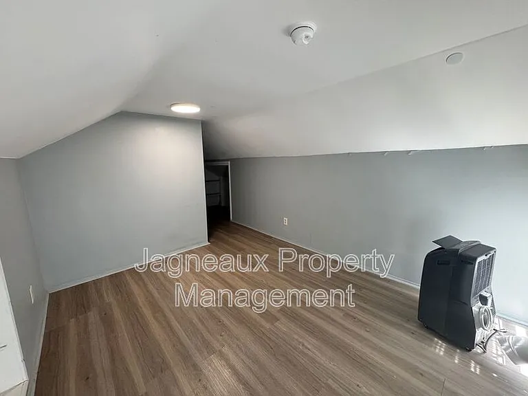 415 Ash St #A — Photo 4