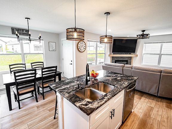 3rd image of 18217 Alpine Dr