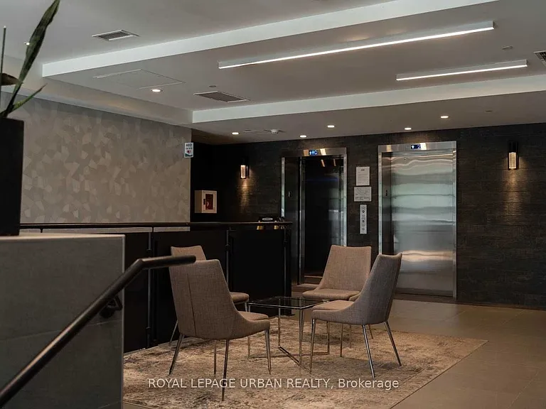 690 King St W #215 — Photo 12
