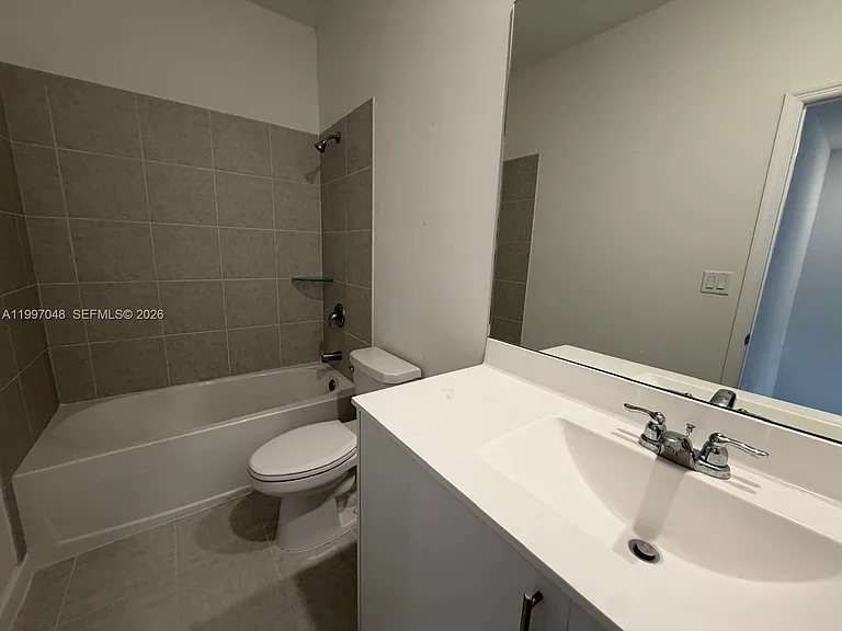 2659 SE 28th Ave — Photo 6