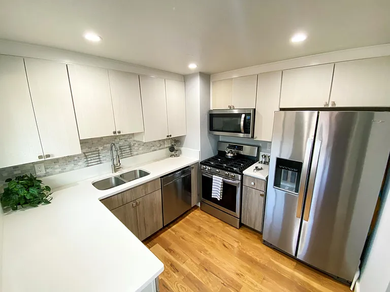 1534 Wolff St — Photo 12