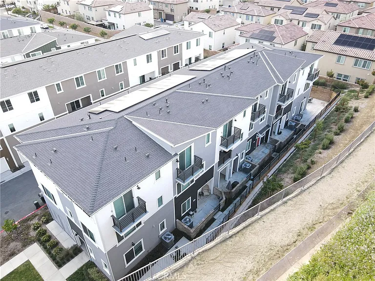 1487 Skyline Ln — Photo 38